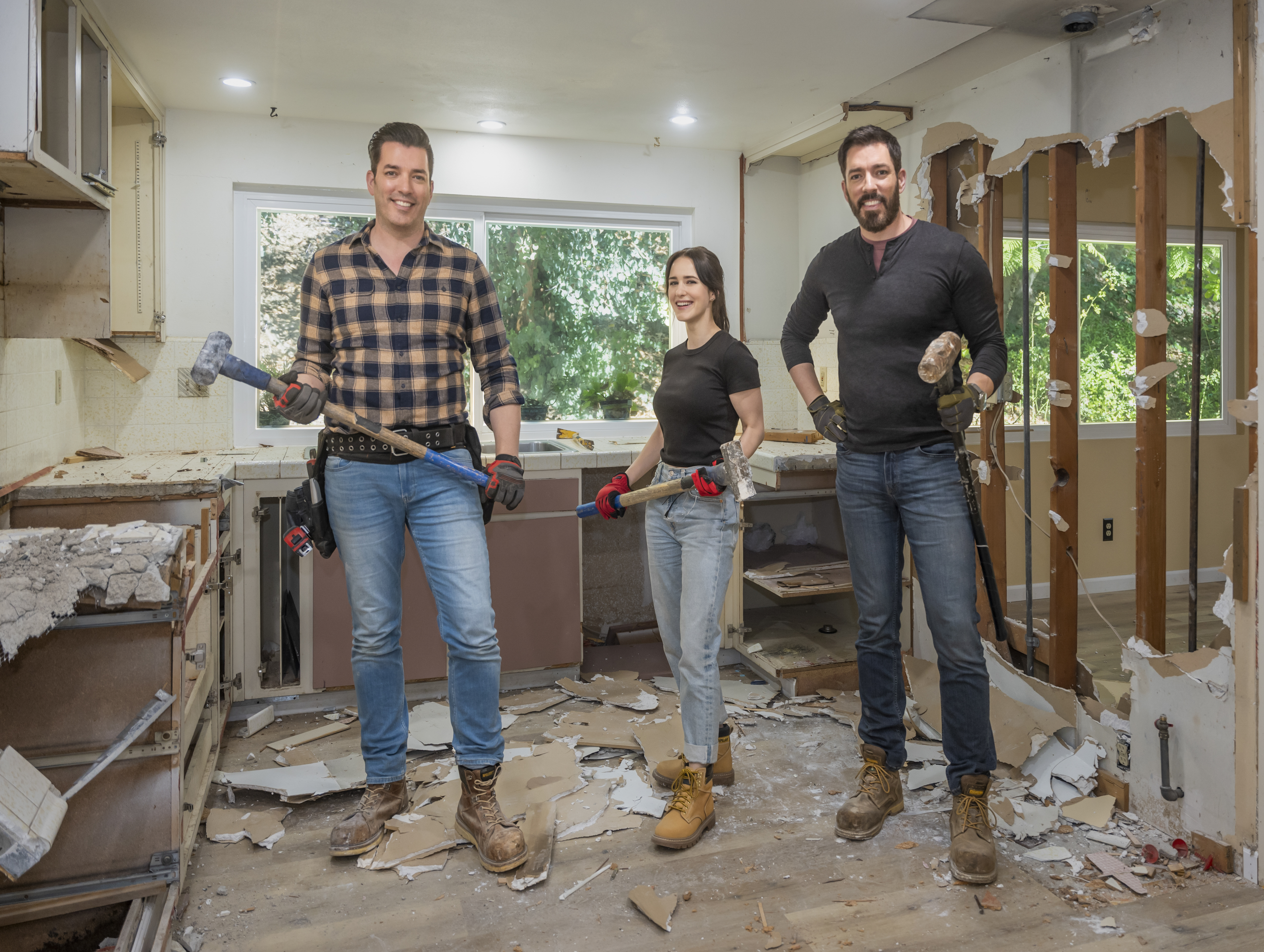 Drew and Jonathan Scott Help More Celebrities Deliver Heartwarming Home Renovations In a New Season of HGTV's 'Celebrity IOU'