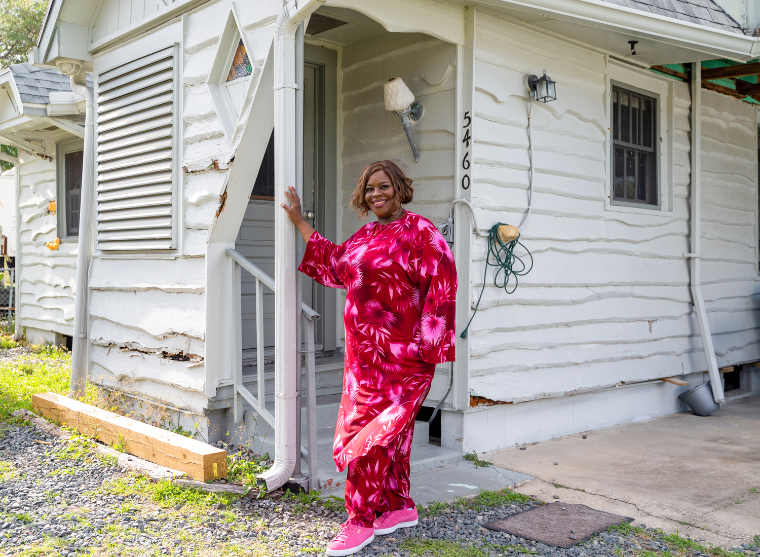 HGTV Orders New Six-Episode Season of 'Ugliest House in America' Starring Actress and Comedian Retta