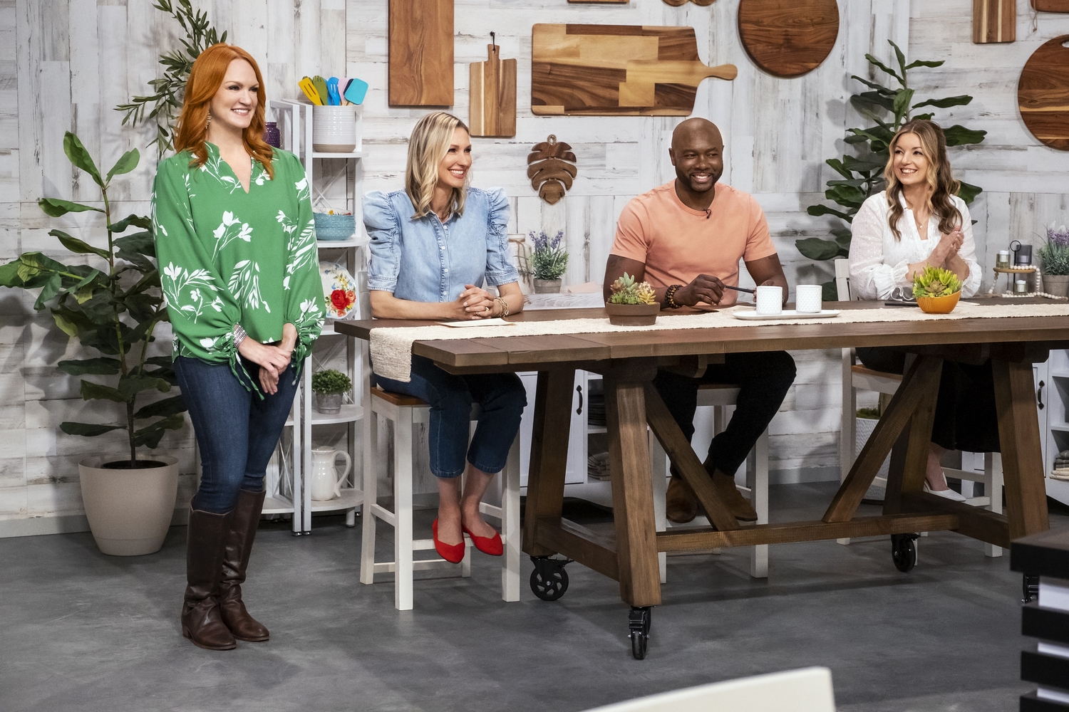 Real Budgets, Big Flavors - Ree Drummond Hosts New Primetime Cooking Competition Series Big Bad Budget Battle