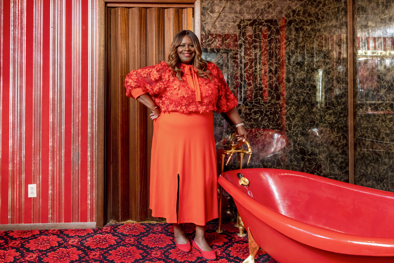 Actress and Comedian Retta Tours More Hideous Homes in New Season of 'Ugliest House in America' Premiering on HGTV and discovery+ Sunday, Jan. 1