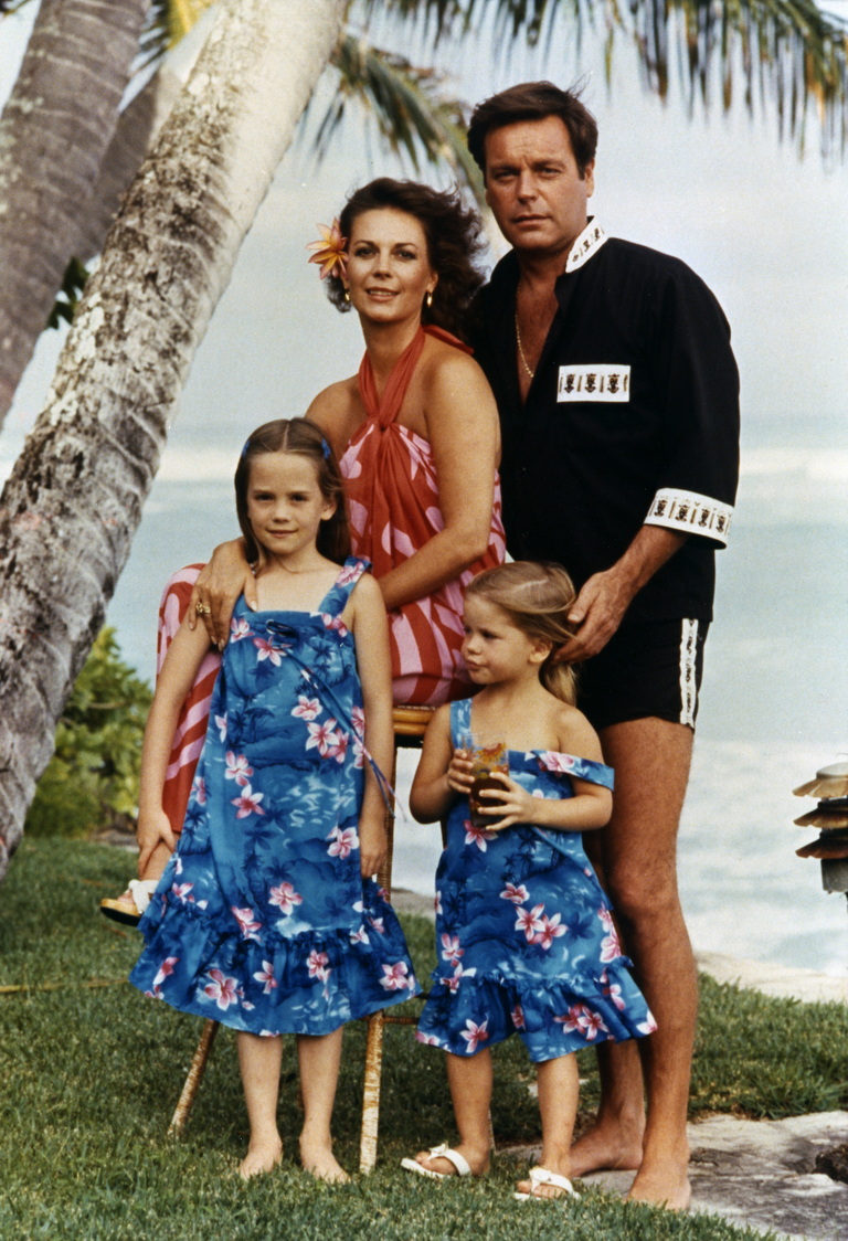 Natalie Wood, Robert Wagner, Courtney Wagner, Natasha Gregson Wagner in Hawaii. (1978)