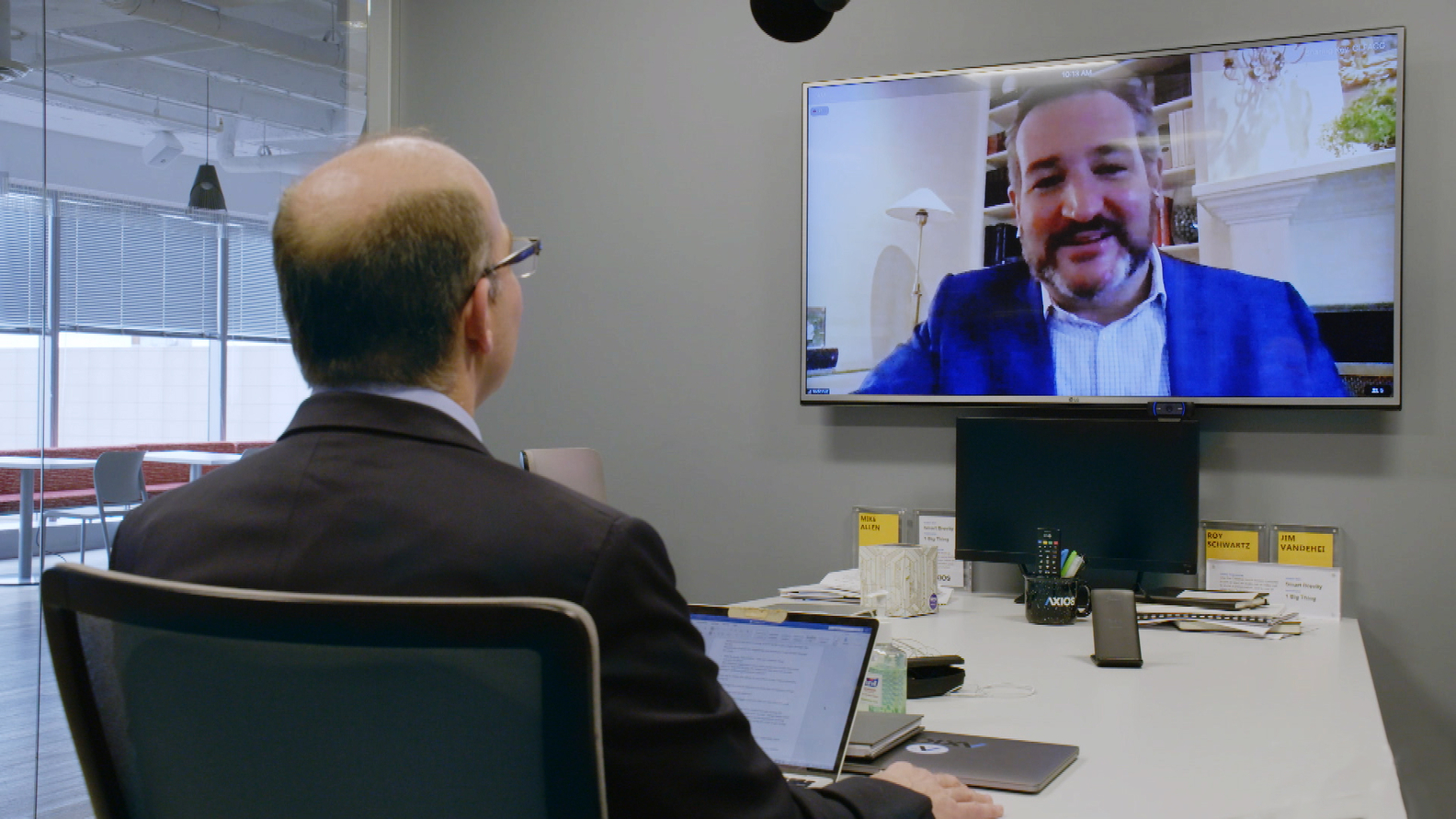 Axios co-founder Mike Allen interviewing Senator Ted Cruz (R-TX)