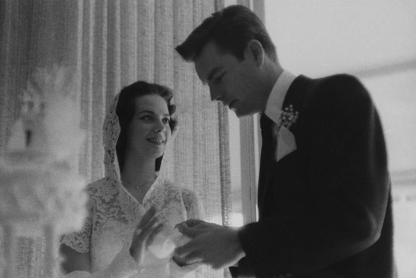 Natalie Wood and Robert Wagner’s first wedding (1957)