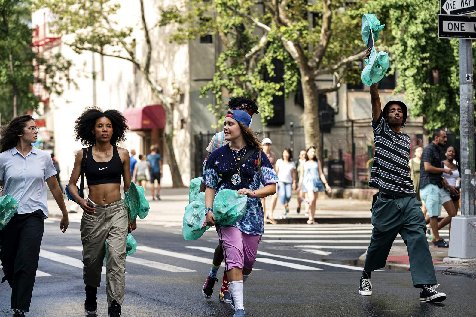 Rachelle Vinberg, Ardelia "Dede" Lovelace, Nina Moran, Moonbear, Raekwon Haynes