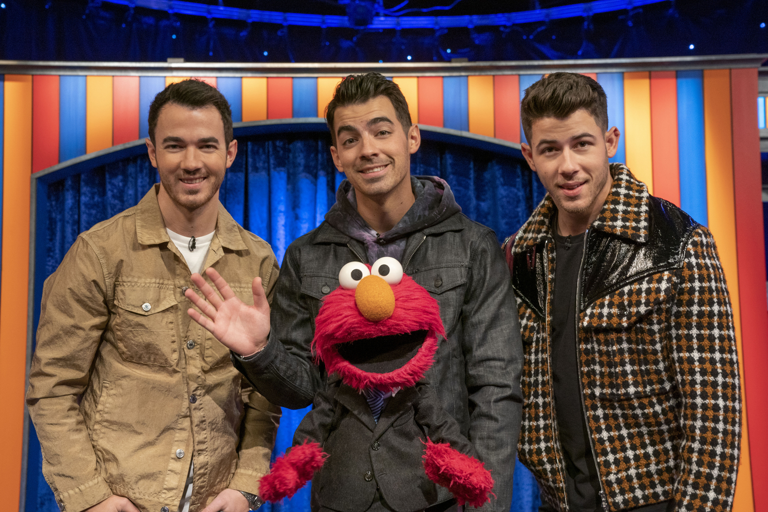 The Not Too Late Show with Elmo