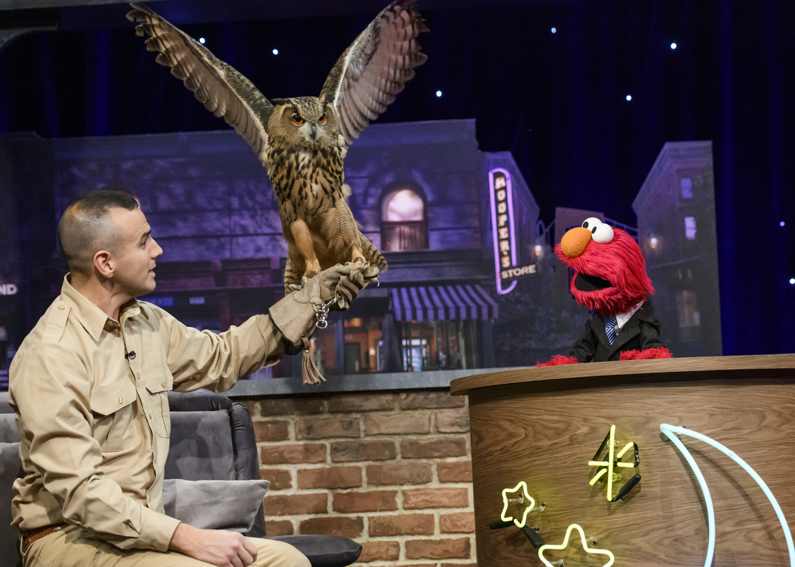 The Not Too Late Show with Elmo