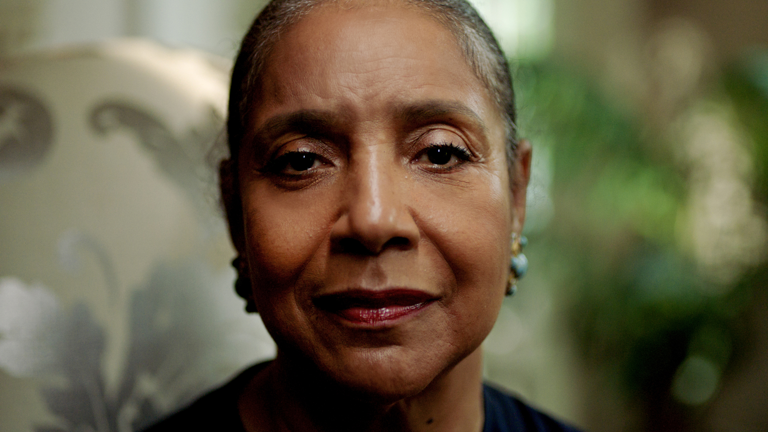 Phylicia Rashad's Stunning Home Inside Look!