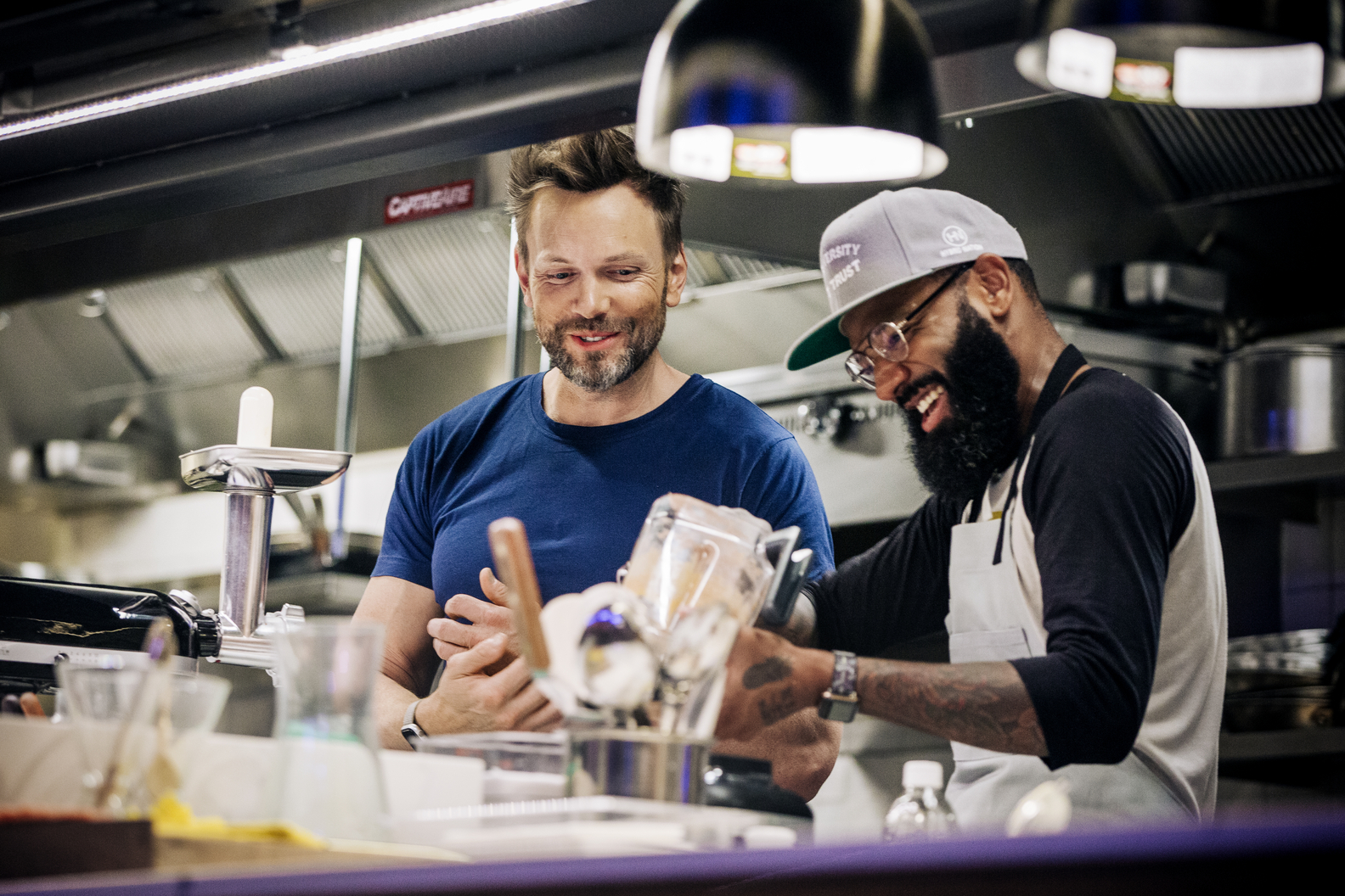 Joel McHale, Justin Sutherland 