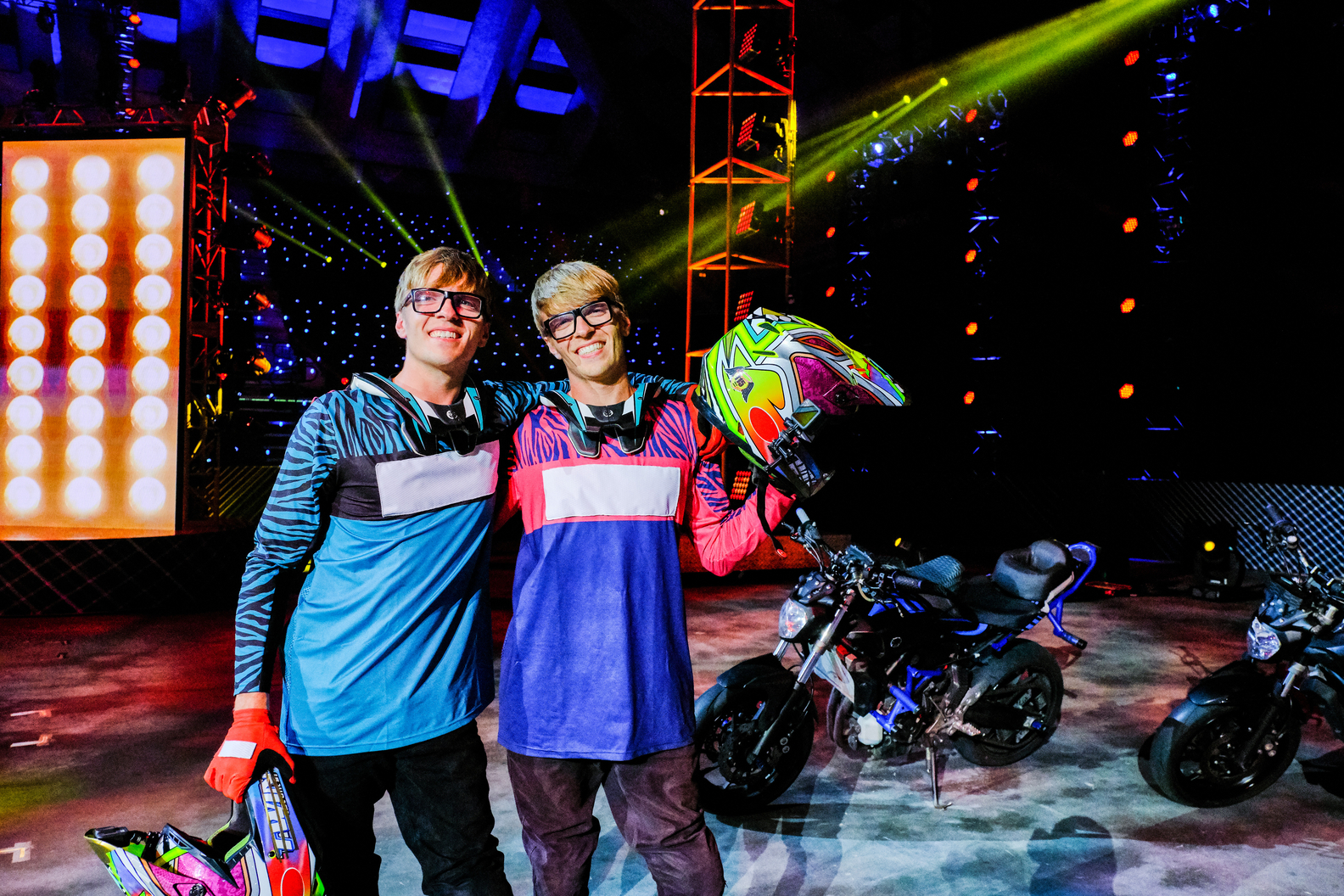 Twin Stunts 