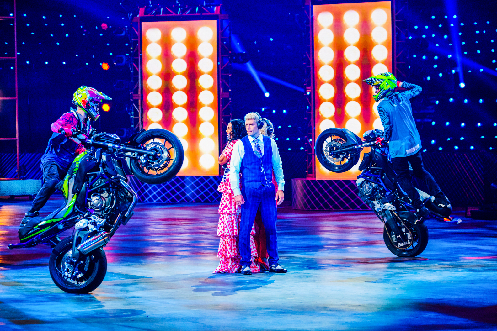 Twin Stunts, Rosario Dawson, Cody Rhodes, Jennifer Nettles