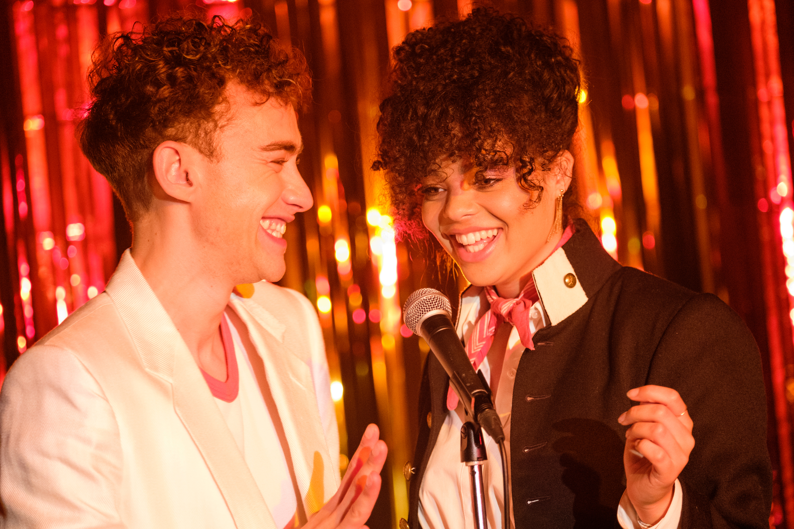 Olly Alexander as Ritchie Tozer and Lydia West as Jill Baxter