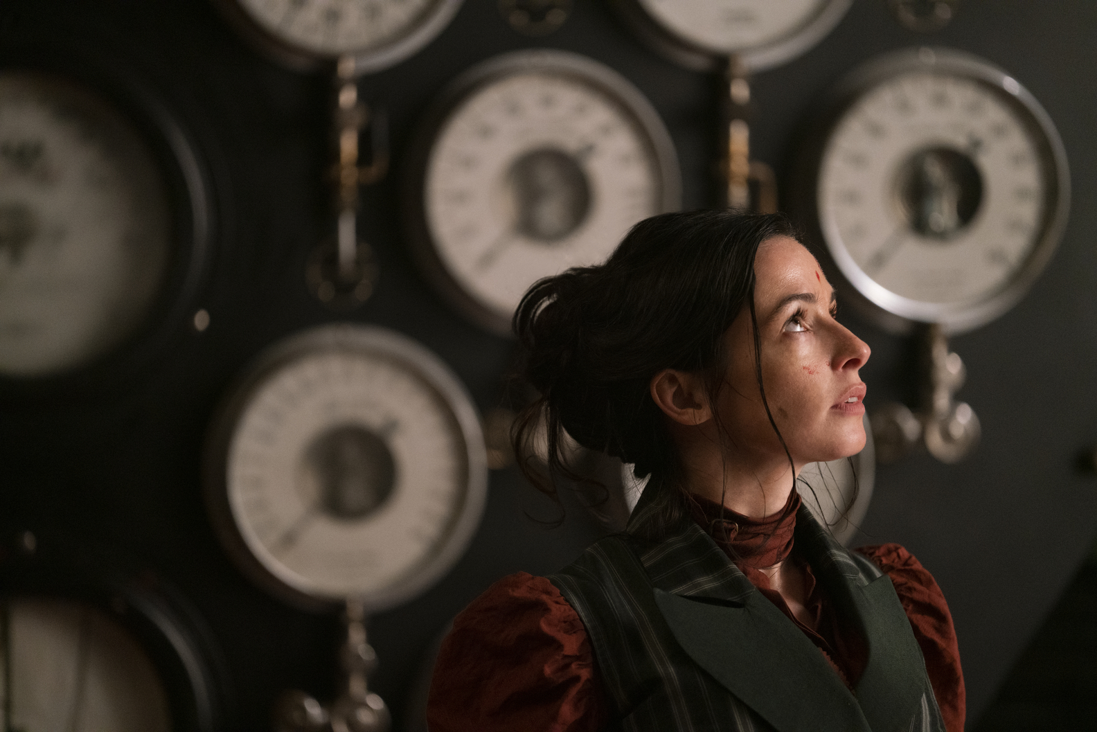  Laura Donnelly