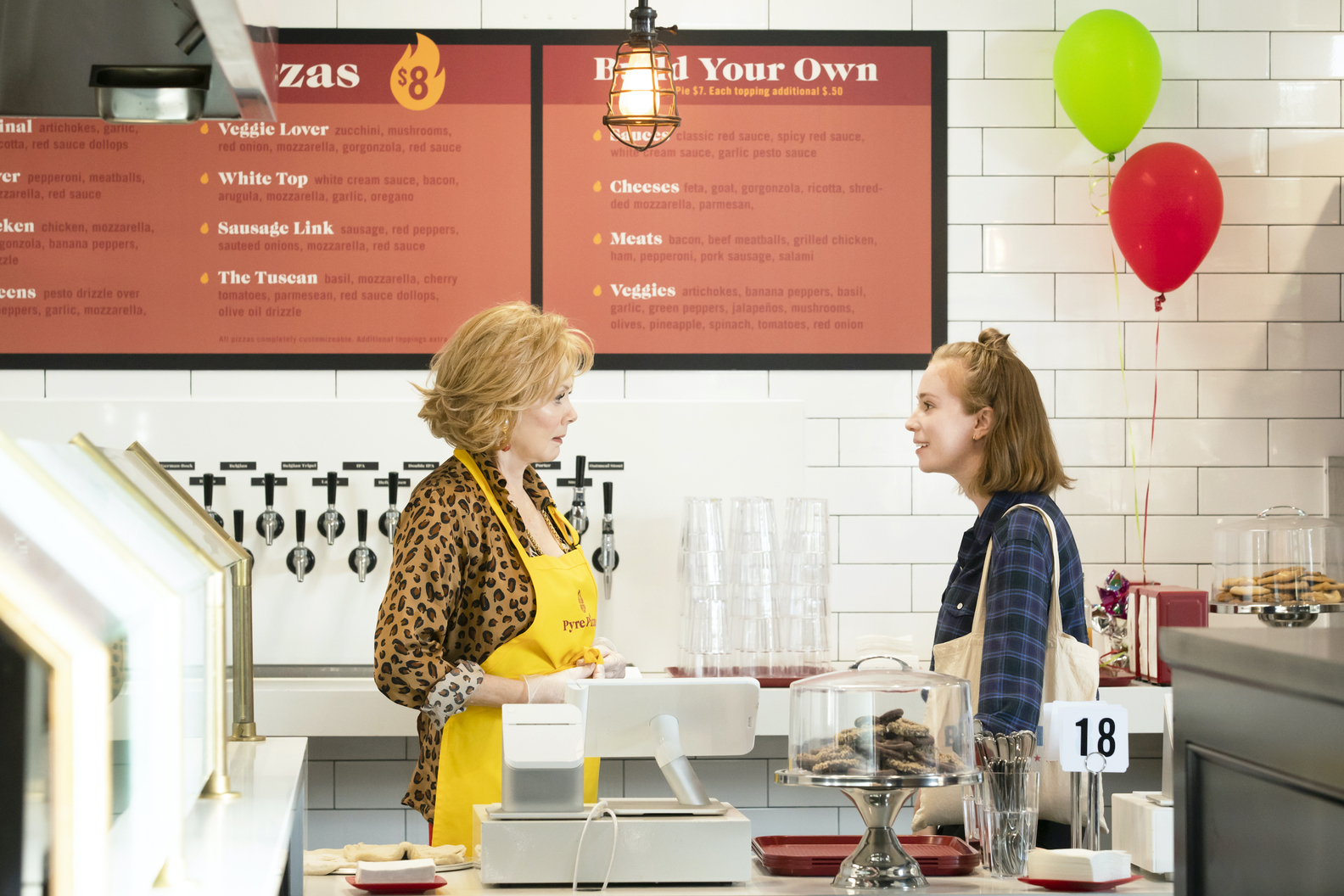  Jean Smart, Hannah Einbinder