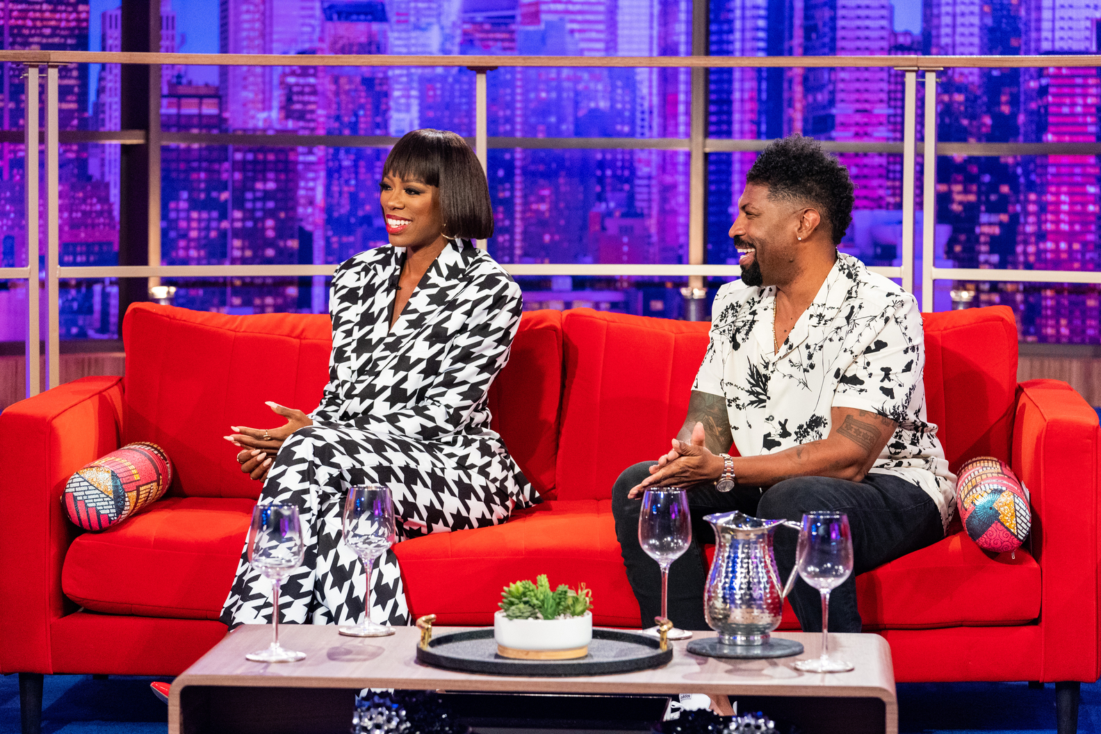 Yvonne Orji & Deon Cole 
