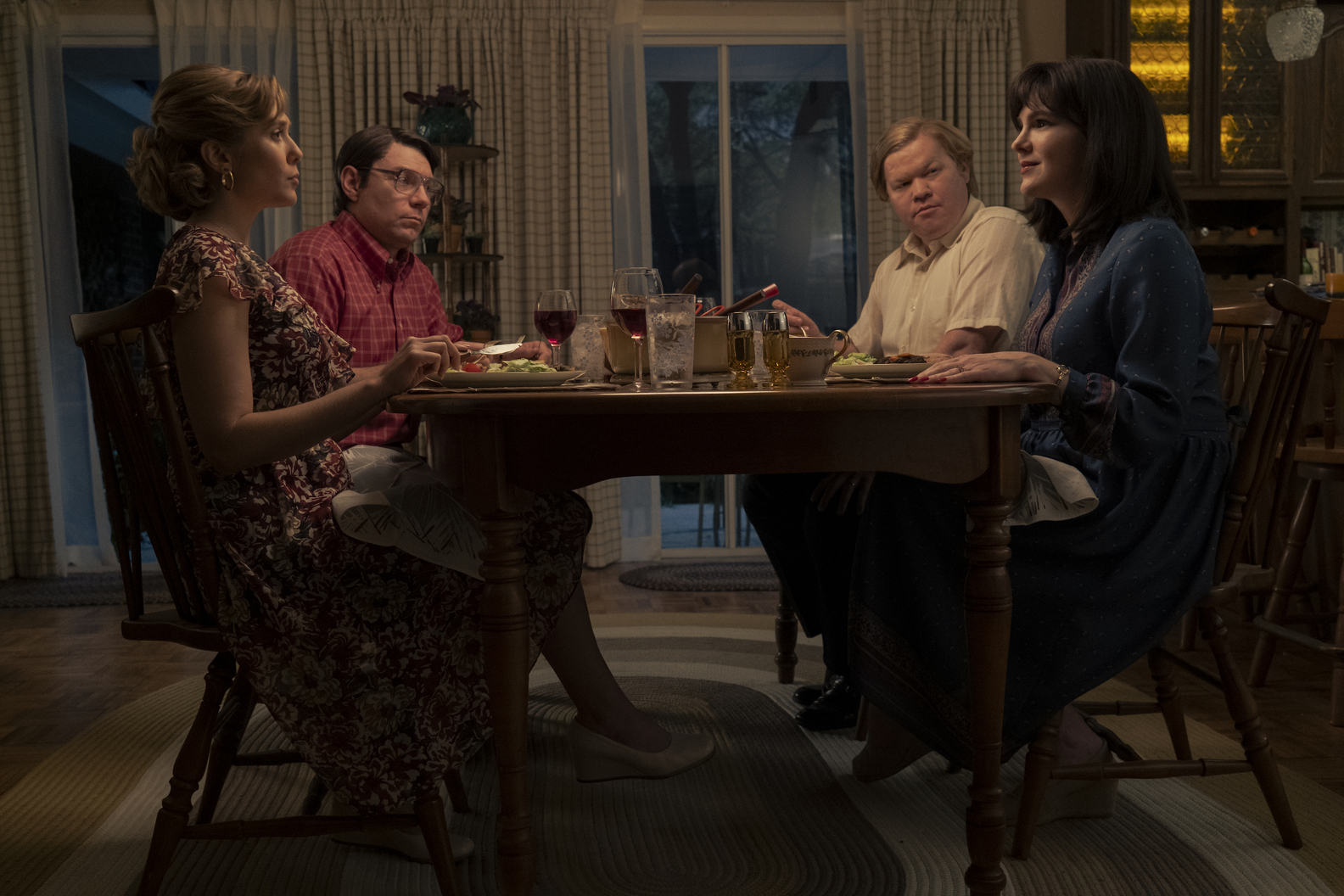 Elizabeth Olsen, Patrick Fugit, Lily Rabe, Jesse Plemons