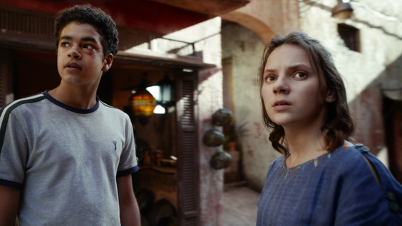 Amir Wilson, Dafne Keen