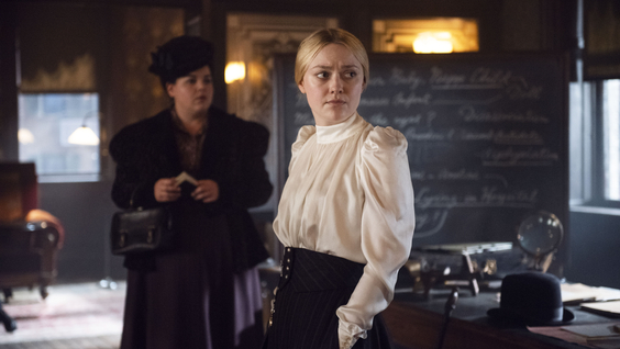 Melanie Field, Dakota Fanning