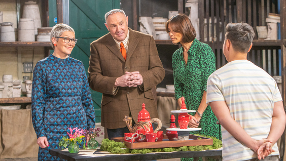 THE GREAT POTTERY THROW DOWN