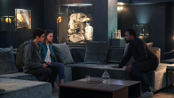 Dafne Keen, Amir Wilson, Ariyon Bakare