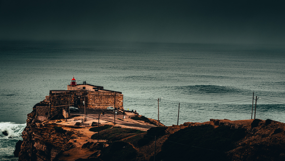 100 Foot Wave
