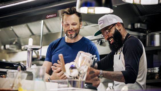 Joel McHale, Justin Sutherland 
