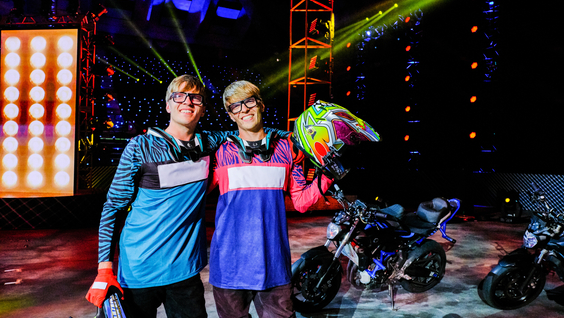Twin Stunts 