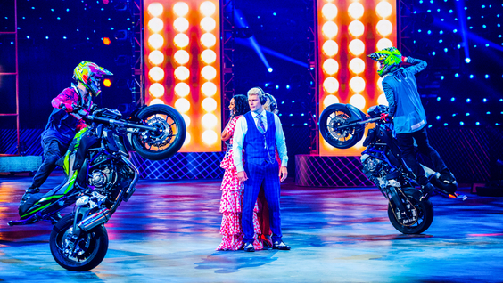 Twin Stunts, Rosario Dawson, Cody Rhodes, Jennifer Nettles