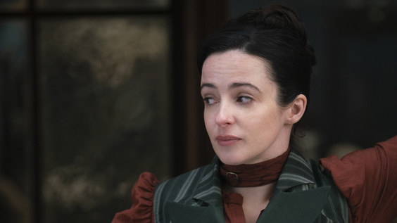  Laura Donnelly