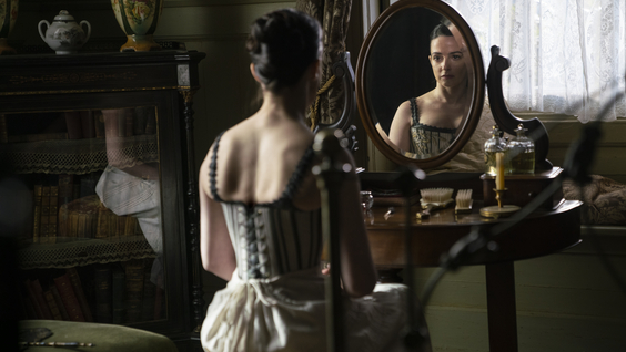  Laura Donnelly