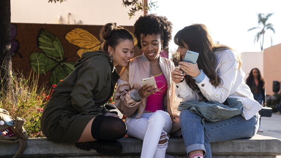 Lukita Maxwell, Nathanya Alexander, Chloe East
