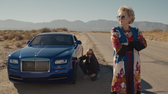 Jean Smart, Hannah Einbinder