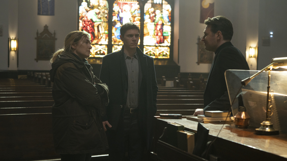 Kate Winslet, Evan Peters, James McArdle