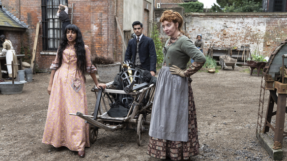 Kiran Sawar, Elizabeth Berrington
