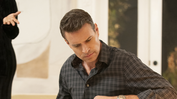 Scott Foley (host and judge)