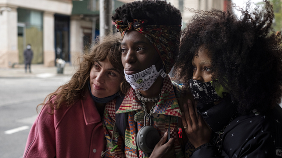 Katerina Tannenbaum, Moonbear, Ajani Russell