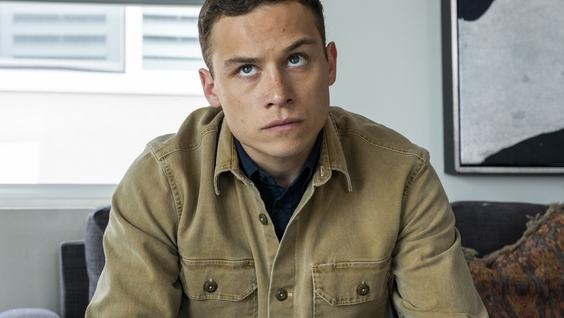 Finn Cole 