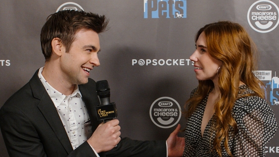 Drew Tarver and Zosia Mamet 