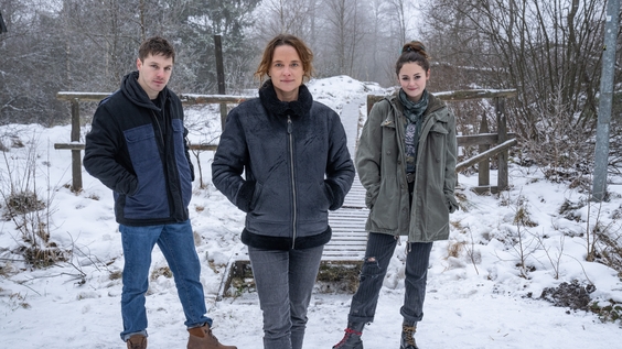 Drehstart für "Zwei Seiten des Abgrunds" als erste Ko-Produktion von Warner TV Serie und RTL+