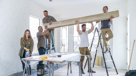 (From L to R) Kelly Stone, Malik Willis-Martin, Dan Paterson, Liam Black, and Ben Cleary. Flip the Strip. Courtesy of HGTV. 