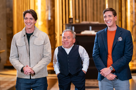 Special guest Warwick Davis (Professor Flitwick) joins hosts James and Oliver Phelps on the set of Gringotts Wizarding Bank