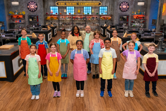Hosts Kardea Brown and Duff Goldman with Contestants Jack Whalen, Arielle Yang, Micah Parsons, Carly Van Pelt, Brooklyn Barrett, Aria Karayil, Pierce Sario, Noah Azeez, Ella Hayek, Elvie Smith, Piper Lowe and Carter Siporin, portrait