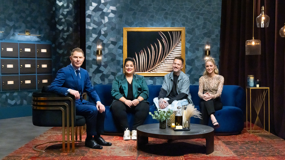 Host Bobby Flay, Titans Brooke Williamson, Michael Voltaggio and Ayesha Nurdjaja, as seen on Bobby’s Triple Threat