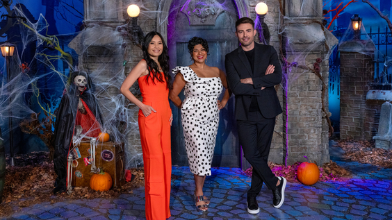 Halloween Wars.(L to R) Shinmin Li, Aarti Sequeira, and Jonathan Bennett