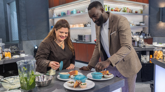 alex_guarnaschelli_and_eric_adjepong_ava.courtesy_of_food_network