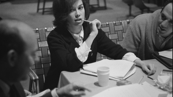 Mary Tyler Moore at table read for The Dick Van Dyke Show
