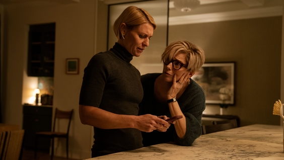 Claire Danes, Suzanne Savoy