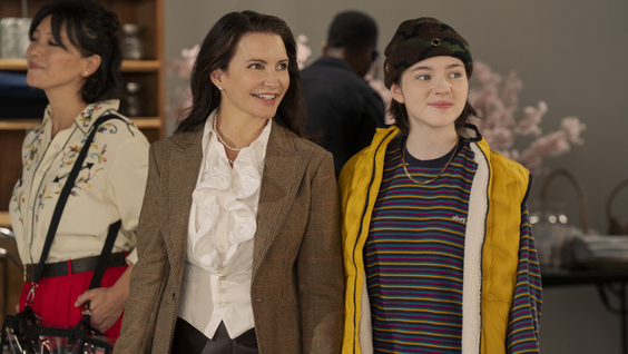 Kristin Davis, Alexa Swinton