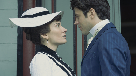 Harry Richardson, Laura Benanti