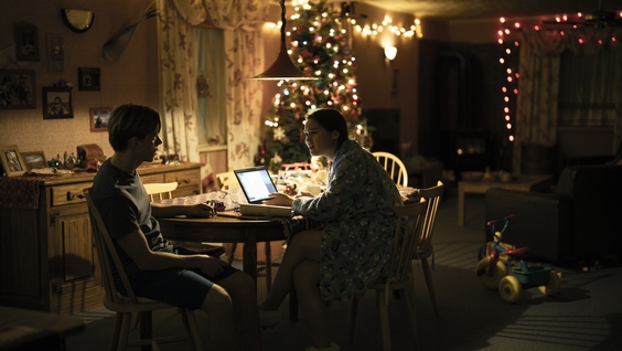 Finn Bennett, Anna Lambe