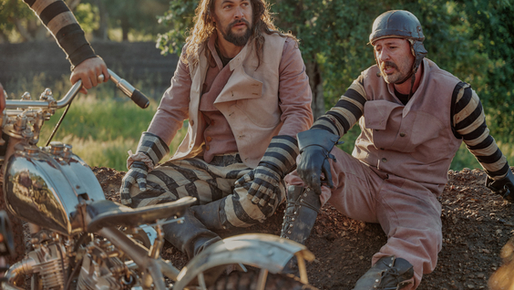 Jasn Momoa, Nick Toscano